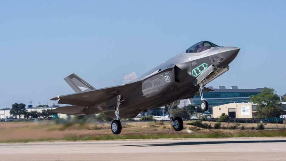 Første nordmann flyr en norsk F-35 på Luftforsvarets bursdag