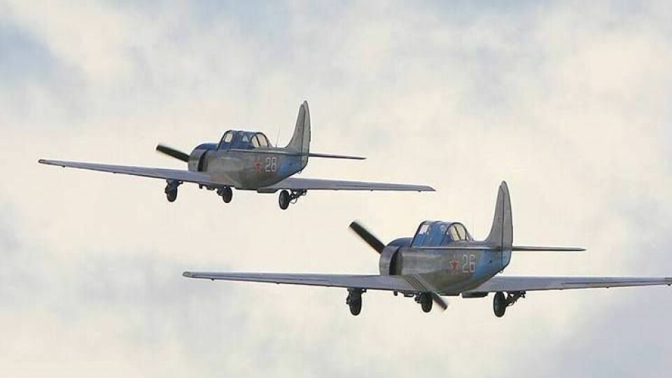 GIKK TAPT: Begge foreningens Yak52 gikk tapt i brannen.