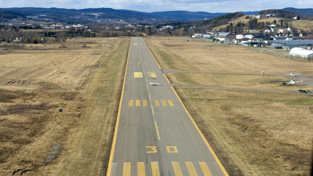 STORT MILJØ: Kjeller er Norges desidert største allmennflyanlegg og huser om lag 125 småfly og veteranfly. Tre flyklubber tilsluttet NLF har base på Kjeller, deriblant Norges største motorflyklubb. Flere hundre piloter er tilknyttet anlegget. STORT MILJØ: Kjeller er Norges desidert største allmennflyanlegg og huser om lag 125 småfly og veteranfly. Tre flyklubber tilsluttet NLF har base på Kjeller, deriblant Norges største motorflyklubb. Flere hundre piloter er tilknyttet anlegget.