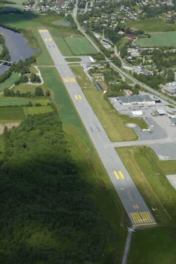ENNO: De første planene om en flyplass på Notodden ble lansert 23. april 1955. 11. desember samme år landet Braathens SAFE med DH-Heron 55. ENNO: De første planene om en flyplass på Notodden ble lansert 23. april 1955. 11. desember samme år landet Braathens SAFE med DH-Heron 55.