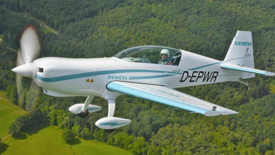 SATTE NY REKORD: Akroflyger og flydesigner Walter Extra satte i november verdensrekord da det elektriske flyet Extra 330 LE brukte fire minutter og 22 sekunder på å stige til 3000 meter.