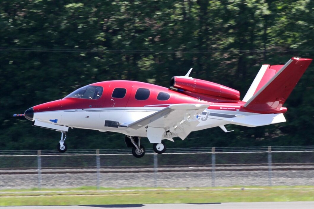 Cirrus SF50 Vision. Cirrus SF50 Vision.