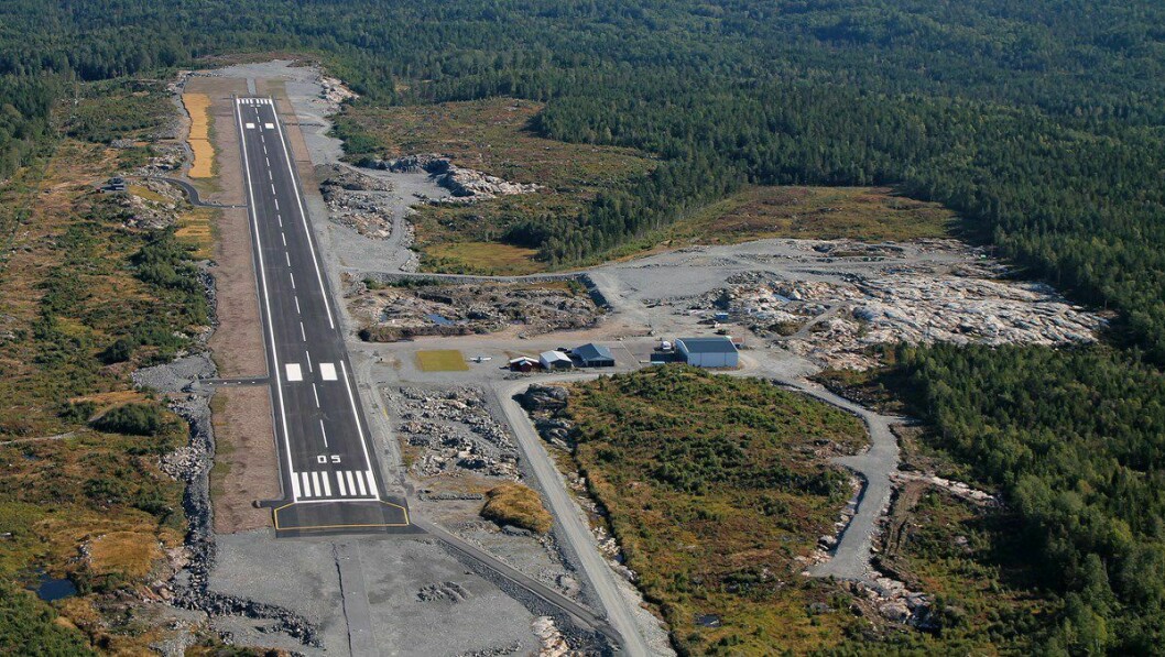 GULLKNAPP: Arendal Lufthavn ligger i Froland kommune, cirka ti kilometer fra Arendal sentrum.