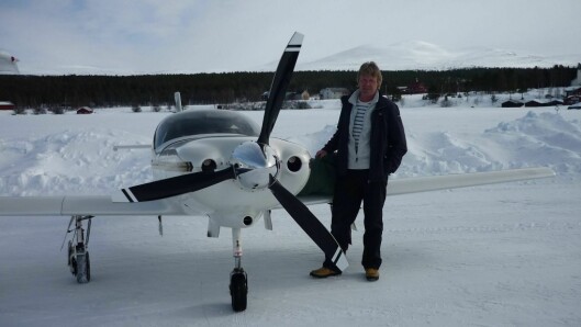 AKTIV PILOT: Flygeren Klaus Nødland har over 1000 flytimer bak seg.