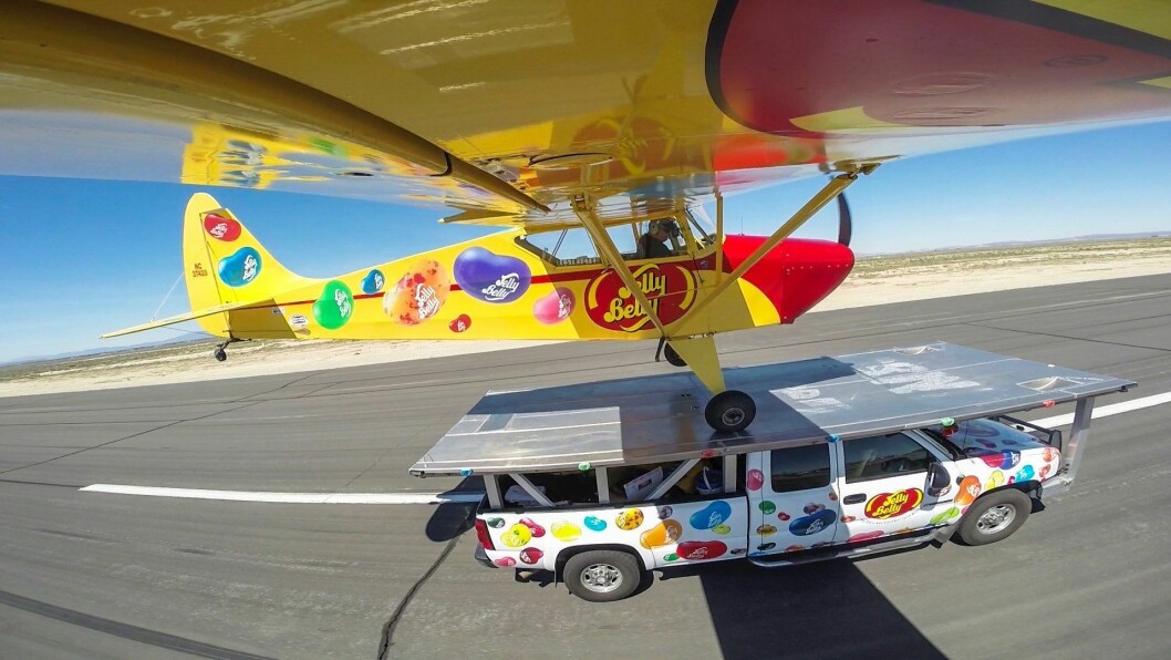 UORTODOKS: Kent Pietsch flyr rundt 24 oppvisninger i året i det gule flyet sitt, og er blant verdens mest kjente showpiloter. UORTODOKS: Kent Pietsch flyr rundt 24 oppvisninger i året i det gule flyet sitt, og er blant verdens mest kjente showpiloter.