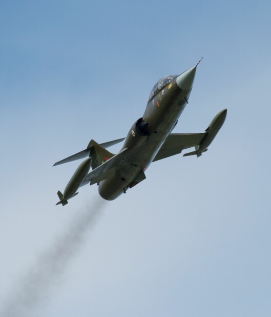 STARFIGHTER-FAN: - Det er noe med designet, at det faktisk kommer seg i lufta med såpass små vinger. Og ikke minst er det lyden, sier testpilot Eskil Amdal om Starfighteren. STARFIGHTER-FAN: - Det er noe med designet, at det faktisk kommer seg i lufta med såpass små vinger. Og ikke minst er det lyden, sier testpilot Eskil Amdal om Starfighteren.