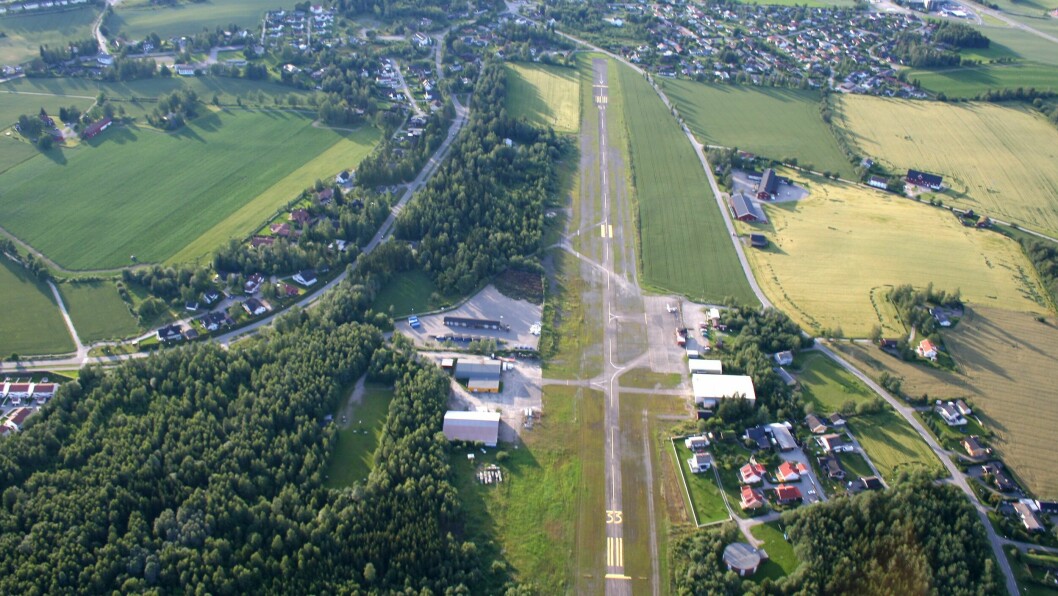 Hamar kommune vedtok i fjor å kutte bevilgningene til Hamar flyplass, Stafsberg.