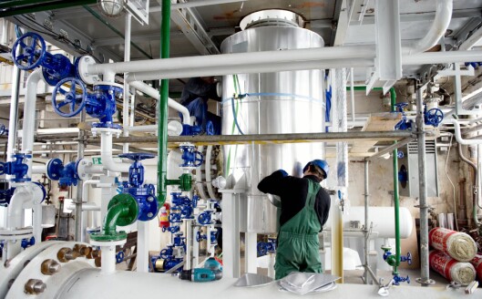 NESTEN IDENTISKE: Avgas UL91 og avgas 100LL er nesten identiske drivstoffprodukter, med unntak av bly- og xylen-innhold. Dette gir ulikt oktantall. Her fra OBR-raffineriet i Plock (Polen) som produserer drivstoff for Air BP. NESTEN IDENTISKE: Avgas UL91 og avgas 100LL er nesten identiske drivstoffprodukter, med unntak av bly- og xylen-innhold. Dette gir ulikt oktantall. Her fra OBR-raffineriet i Plock (Polen) som produserer drivstoff for Air BP.