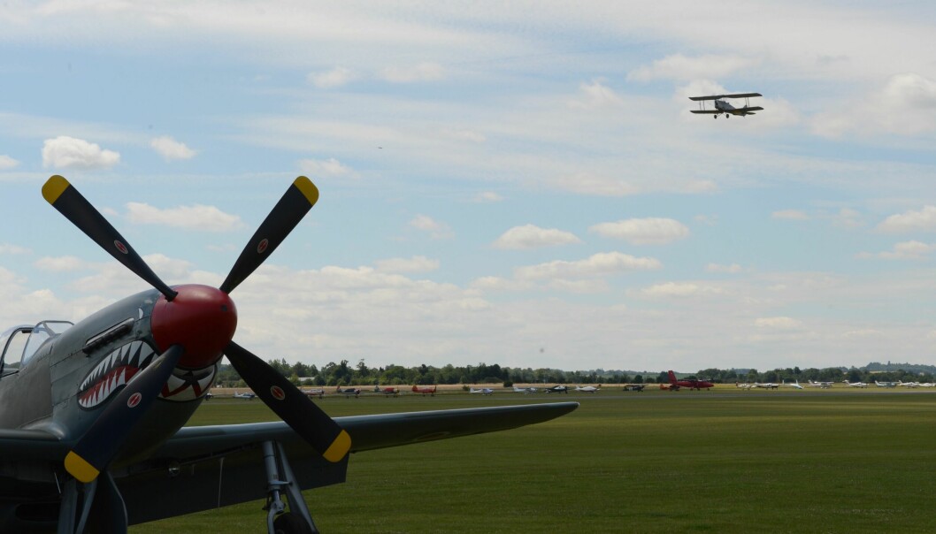 Flyplassen i Duxford feirer 100-årsjubileum. Det er ikke langt mellom høydepunktene på Flying Legends, som arrangeres denne helgen..