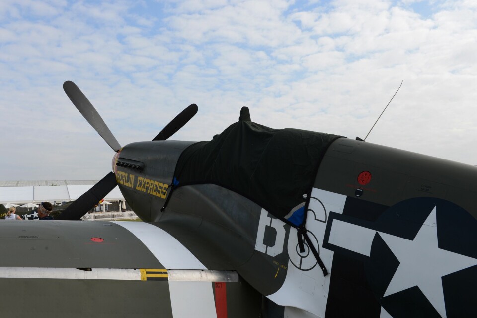 UTEN CANOPY: P-51B Mustangen 'Berlin Express' mistet canopy under flyging på Duxford.