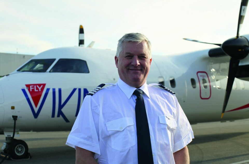 TRE FLY: Ola Giæver og FlyViking har nå tre fly i stallen. Alle maskinene er av typen Dash-8. Foto: NRK