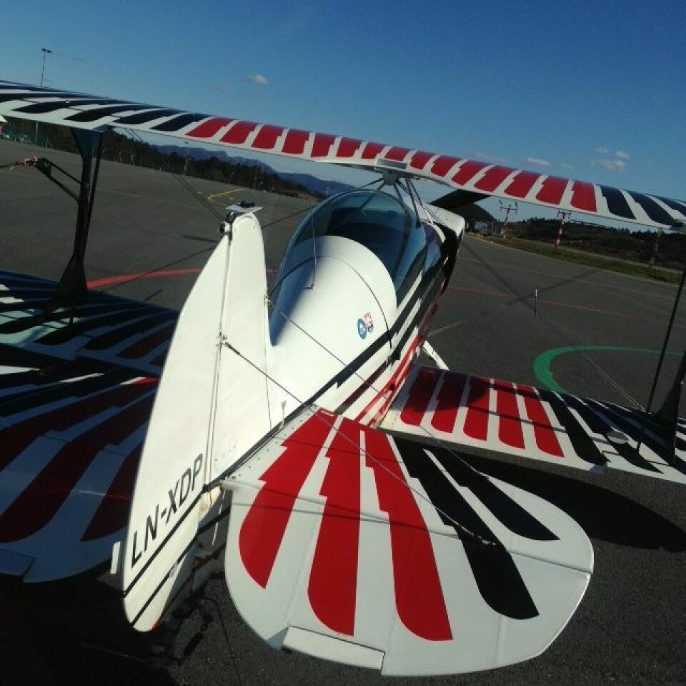 AKROTRENING: I slutten av juni vart det arrangert akrotrening i regi av Aerobatic Club of Norway ved lufthamna på Stord.