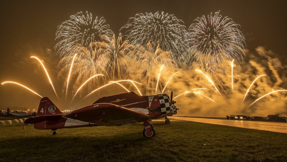 FULL FEST: EAA AirVenture i Oshkosh er en gedigen feiring av luftsporten. 10 000 fly og en halv million besøkende fra over 60 land deltar. Flyparkeringen på området var fullbooket allerede før arrangementet var i gang. Foto: EAA