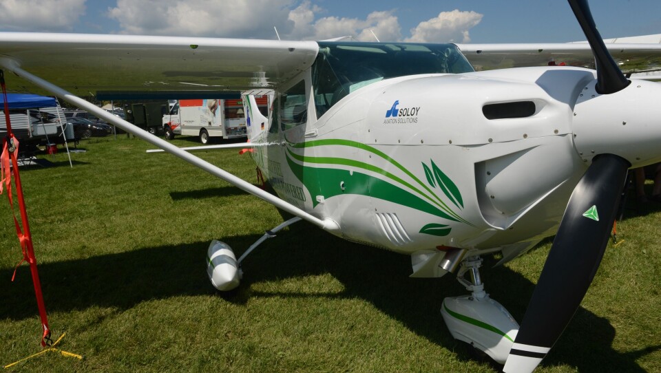 LAVERE DRIVSTOFFORBRUK: - Du kan fylle tanken på morgenen og fly hele dagen uten stopp, sier sjefsingeniør i Soloy Aviation Solutions. LAVERE DRIVSTOFFORBRUK: - Du kan fylle tanken på morgenen og fly hele dagen uten stopp, sier sjefsingeniør i Soloy Aviation Solutions.