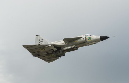 HØYDEPUNKT: For mange var dagens store høydepunkt SAAB Viggen, som vartet opp med pyroshow. HØYDEPUNKT: For mange var dagens store høydepunkt SAAB Viggen, som vartet opp med pyroshow.