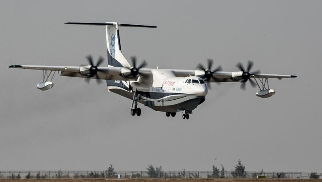I LUFTEN: Den kinesiske storsatsingen AVIC AG600 har fått kjenne luft under vingene. I LUFTEN: Den kinesiske storsatsingen AVIC AG600 har fått kjenne luft under vingene.
