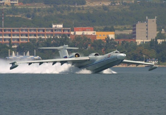 STØRRE: Beriev A-40 målte 43.84 meter og hadde et vingespenn på 41.62 meter. STØRRE: Beriev A-40 målte 43.84 meter og hadde et vingespenn på 41.62 meter.