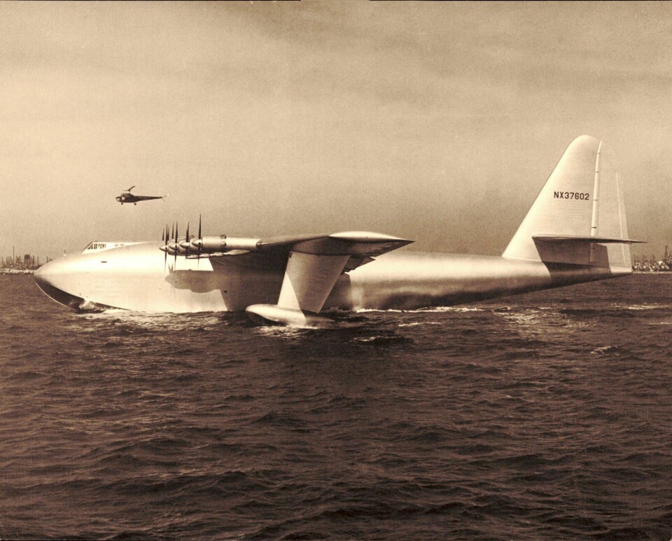 GIGANTISK: 66.65 meter lange 'Spruce Goose' var et imponerende skue, men noen stor suksess ble flymaskinen ikke.