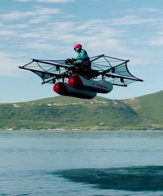 VANNSPORT: Kitty Hawk Flyer må flys over vann utenfor tettbebygde strøk. VANNSPORT: Kitty Hawk Flyer må flys over vann utenfor tettbebygde strøk.