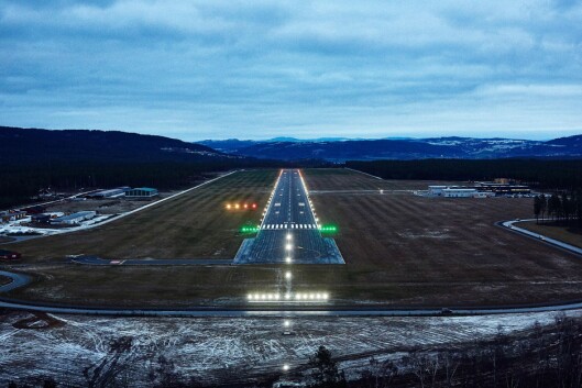 EGGEMOEN: - Dersom man vekter brukernytten høyt, vurderes Eggemoen som den beste løsningen og etablering av ny flyplass på Krokstad som det nest beste, står det i den nye rapporten fra Oslo Economics. EGGEMOEN: - Dersom man vekter brukernytten høyt, vurderes Eggemoen som den beste løsningen og etablering av ny flyplass på Krokstad som det nest beste, står det i den nye rapporten fra Oslo Economics.