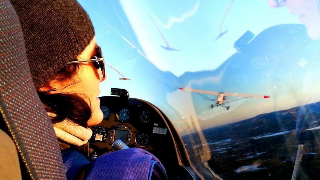 EN AV FÅ: Rebecca Hansen er styreleder for seilflyseksjonen og en av få kvinnelige ledere i Norges Luftsportforbund. Hun skulle gjerne sett flere kvinner i forbundet. Foto: Privat EN AV FÅ: Rebecca Hansen er styreleder for seilflyseksjonen og en av få kvinnelige ledere i Norges Luftsportforbund. Hun skulle gjerne sett flere kvinner i forbundet. Foto: Privat