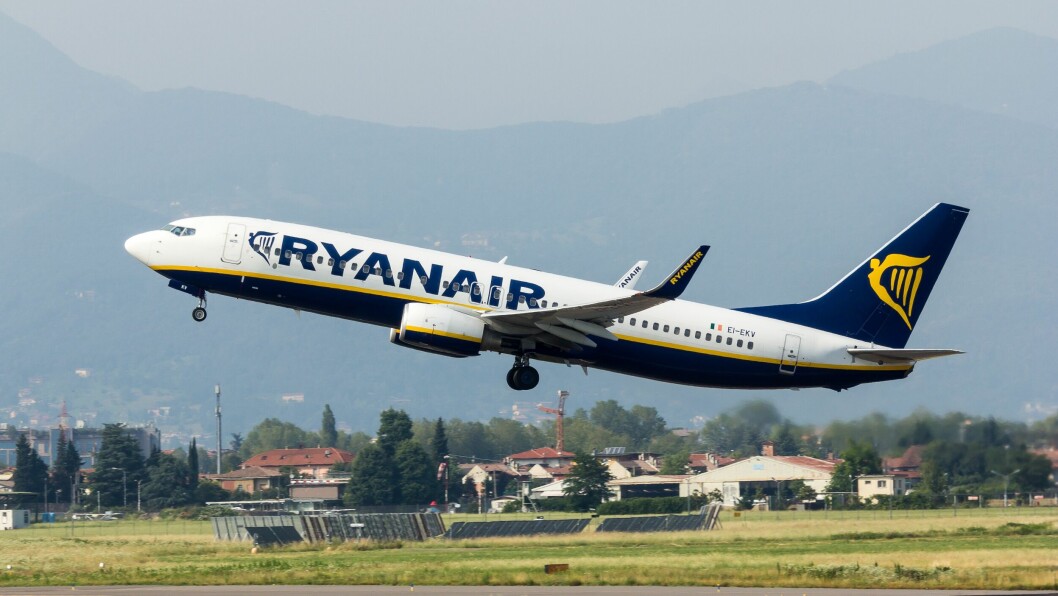 Flyselskapet Ryanair har i løpet av et par år gått fra pilotmangel til overtallighet. Flyselskapet Ryanair har i løpet av et par år gått fra pilotmangel til overtallighet.