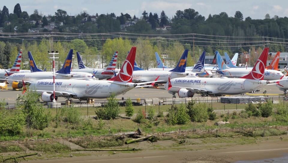 Så langt ser det ikke ut til å være noen snarlig løsning på problemene med 737 MAX. Flyene har stått på bakken siden mars. Bildet viser 'bakkefaste' fly på Boeing Field i Seattle, Washington.