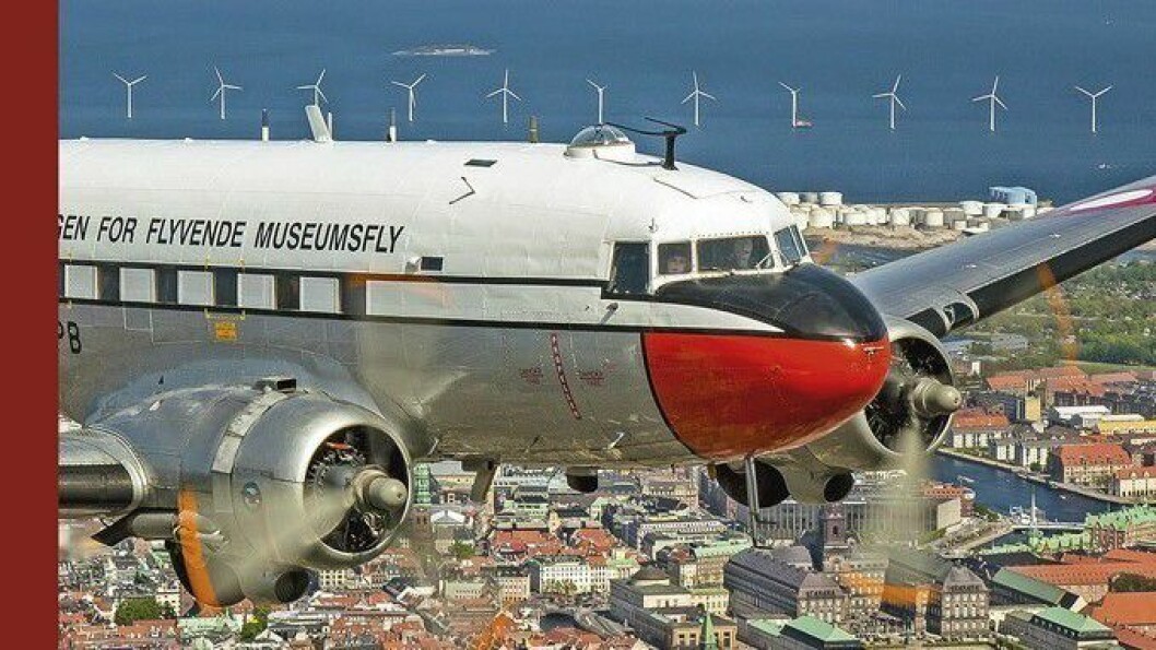 Boken «DC-3´eren fra Roskilde ... og alle de andre» får terningkast seks av Flynytts anmelder. Boken «DC-3´eren fra Roskilde ... og alle de andre» får terningkast seks av Flynytts anmelder.
