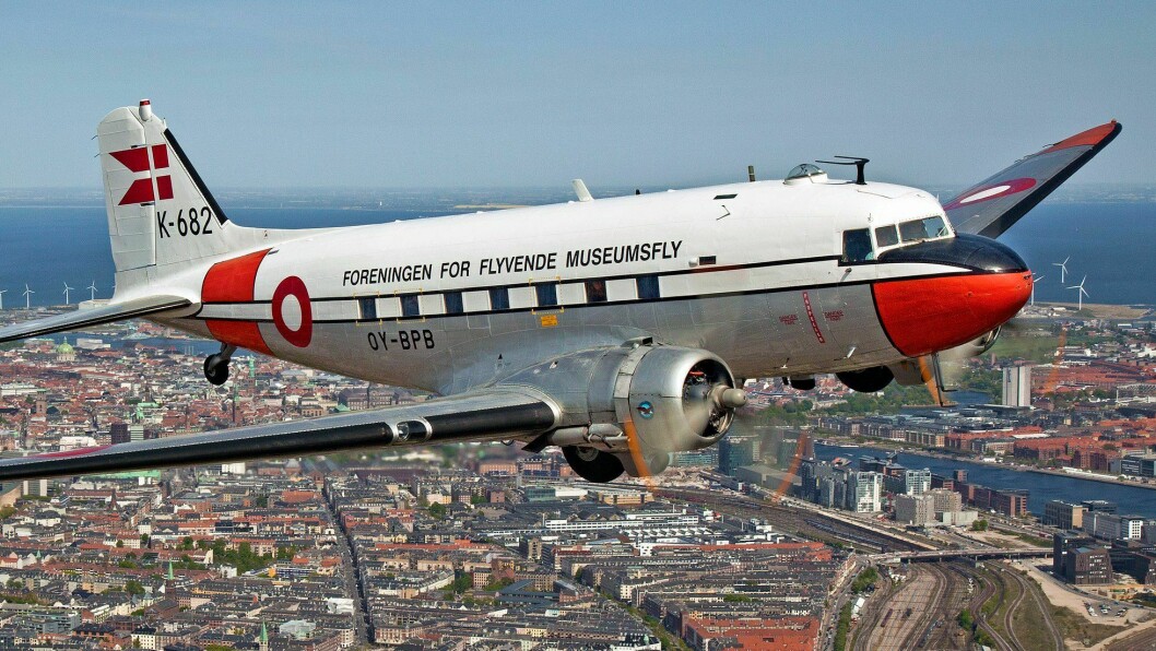 Danskenes Dakota, OY-BPB, fotografert over København i mai 2019. Nå er et 75 år langt flygende eventyr som nå er over. Foto: Ole Steen Hansen.