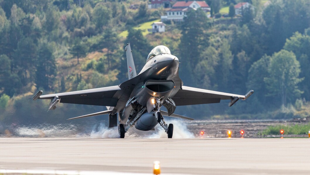 F-16 på Telemark Airshow i 2019. F-16 på Telemark Airshow i 2019.
