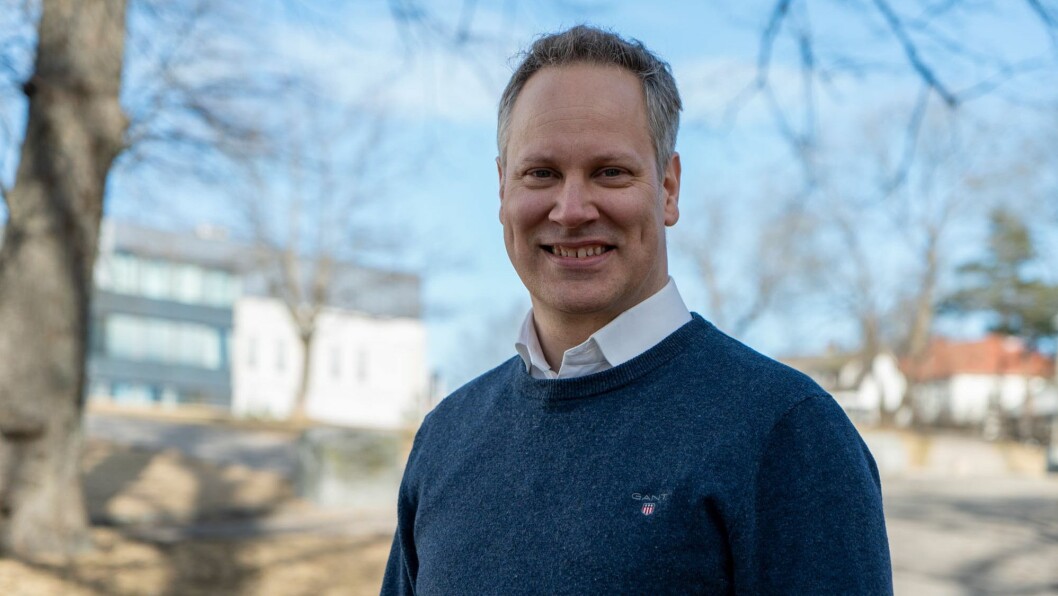 KOMMER TILBAKE: Samferdselsminister Jon-Ivar Nygård lover å komme tilbake med flere i svar når det ghelder hvor allmennflymiljøet på Kjeller skal ha tilhold i fremtiden. KOMMER TILBAKE: Samferdselsminister Jon-Ivar Nygård lover å komme tilbake med flere i svar når det ghelder hvor allmennflymiljøet på Kjeller skal ha tilhold i fremtiden.
