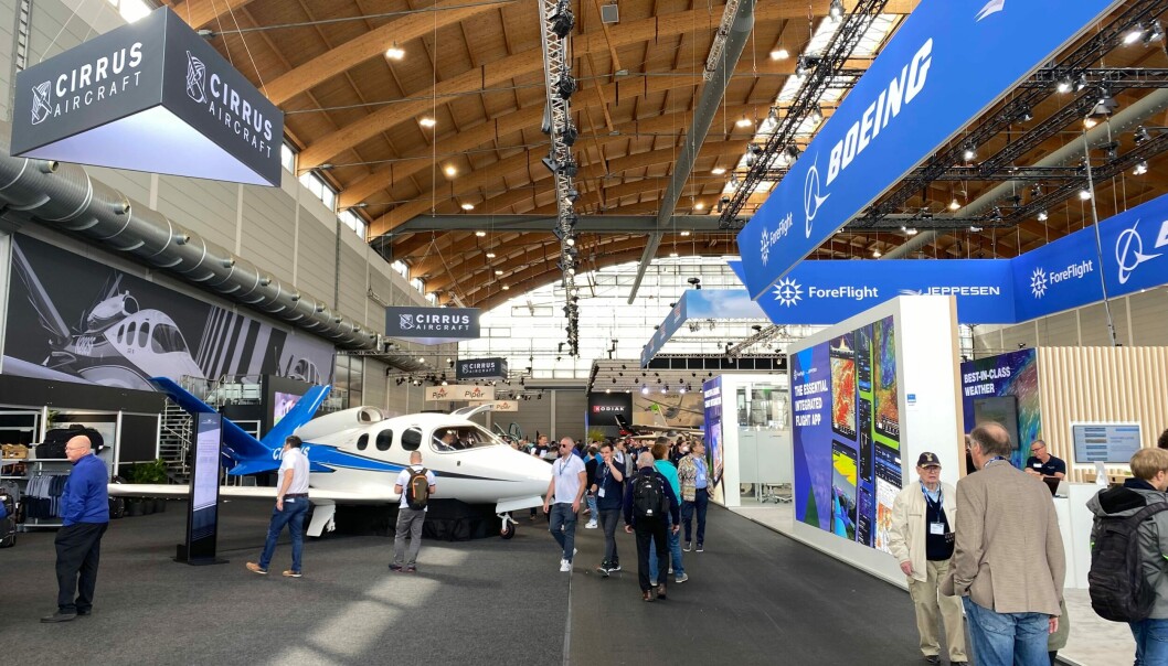 Cirrus er en av 633 arrangører som stiller ut på Aero Friedrichshafen. Foto: Lise Grønskar Cirrus er en av 633 arrangører som stiller ut på Aero Friedrichshafen. Foto: Lise Grønskar