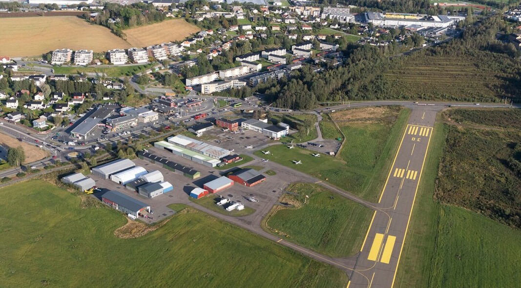 KJELLERS FREMTID: Fremtiden til Norges eldste flyplass er fremdeles i det blå. Saken, som skulle bli behandlet i kommunestyret i november, utsettes nå til over nyttår. I slutten av september arrangerte Lillestrøm kommune et seminar som tok for seg fremtidens Kjeller. KJELLERS FREMTID: Fremtiden til Norges eldste flyplass er fremdeles i det blå. Saken, som skulle bli behandlet i kommunestyret i november, utsettes nå til over nyttår. I slutten av september arrangerte Lillestrøm kommune et seminar som tok for seg fremtidens Kjeller.