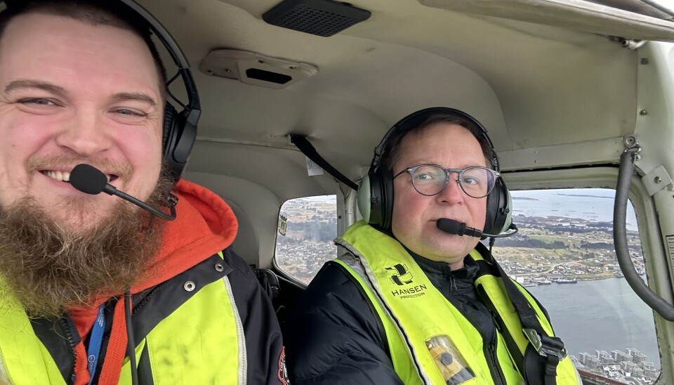 En fornøyd nestleder og leder i Haugaland flyklubb på en rask prøvetur over Haugesund, f.v. Thomas Fredriksen og Bjørn Edvard Kvernenes.