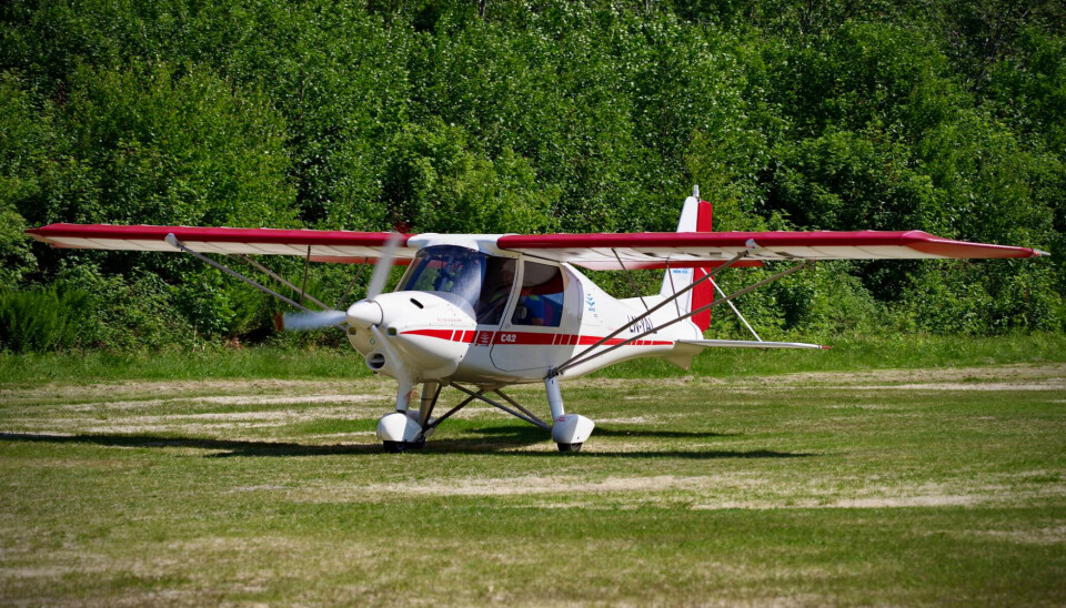 Comco Ikarus C-42B LN-YAL på Vinnu flyplass Comco Ikarus C-42B LN-YAL på Vinnu flyplass.