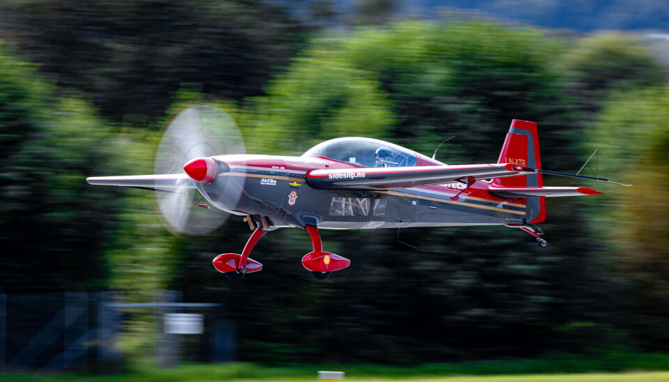 Extra 300.