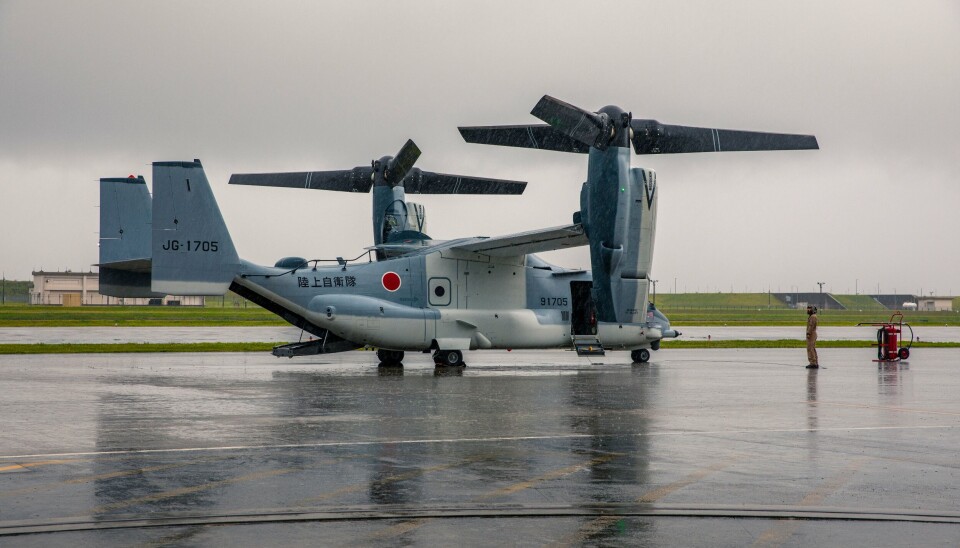Bell-Boeing V-22 Osprey er et amerikansk militærfly med to motorer og tiltrotorteknologi. Det kan lette og lande vertikalt som et helikopter, men roterer motorene for å fly som et vanlig fly når det er i luften.