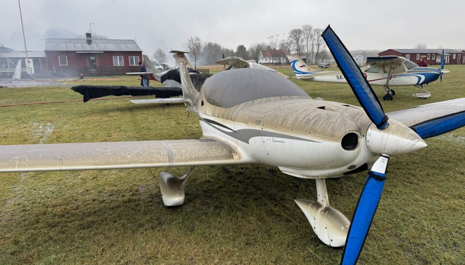 FLYTTET: Flyene står nå i en hangar Jeløy seilflyklubb har lånt bort.