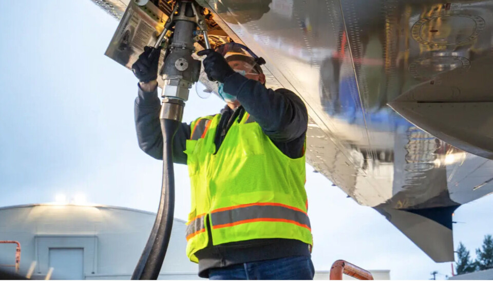 Satsning på bærekraftig drivstoff i luftfarten skal samvirke med andre klimatiltak som teknologisk utvikling (herunder nye fly og mer drivstoffeffektive motorer), kortere flyruter, og økonomiske virkemidler. Foto: Neste Satsning på bærekraftig drivstoff i luftfarten skal samvirke med andre klimatiltak som teknologisk utvikling (herunder nye fly og mer drivstoffeffektive motorer), kortere flyruter, og økonomiske virkemidler.